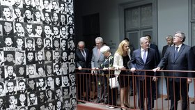 Prezidenti včetně Miloše Zemana v Muzeu teroru v Budapešti