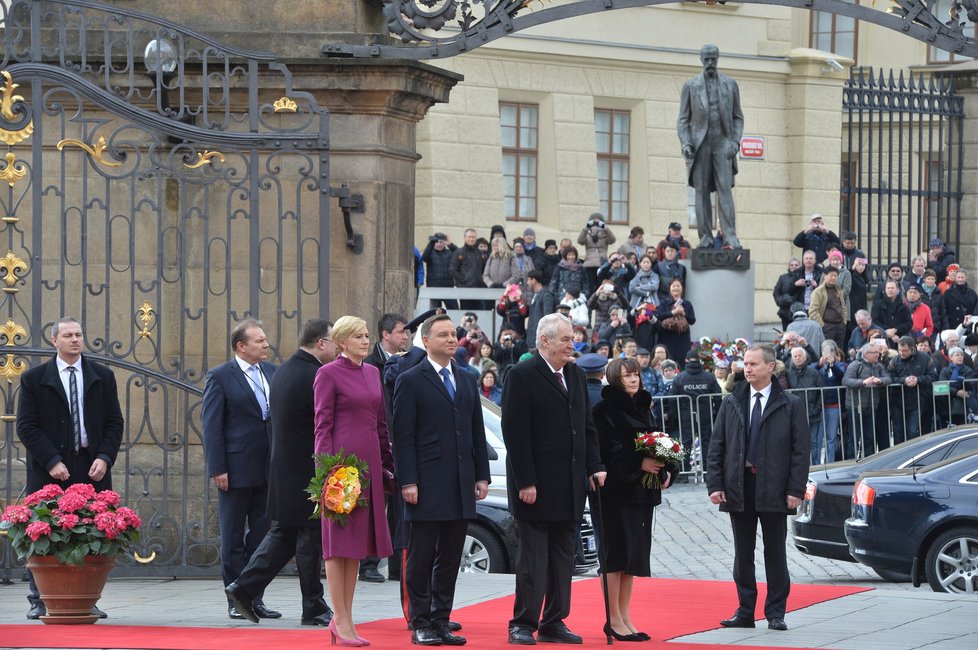 Polského prezidenta Dudu doprovodila do Prahy i manželka Agata.