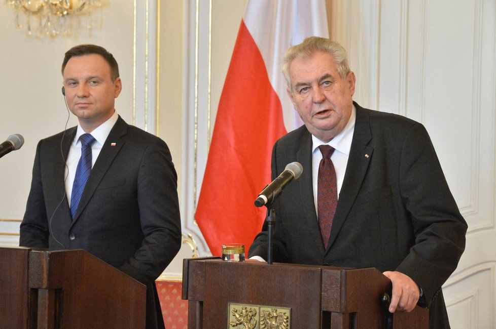 Miloš Zeman přivítal na Pražském hradě polského prezidenta Andrzeje Dudu (15. 3. 2016).