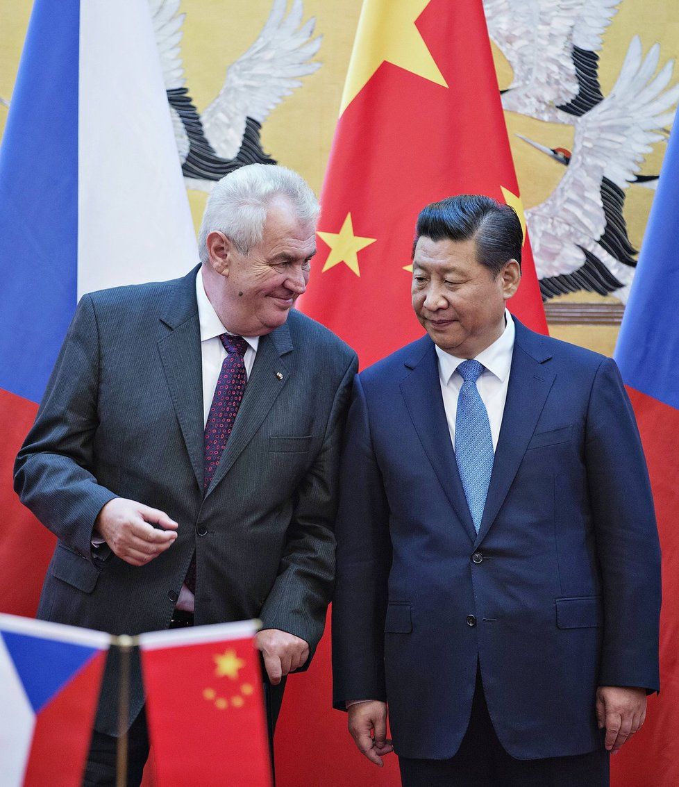 2014: Miloš Zeman se na závěr návštěvy Číny setkal v Pekingu se svým čínským protějškem Si Ťin-pchingem