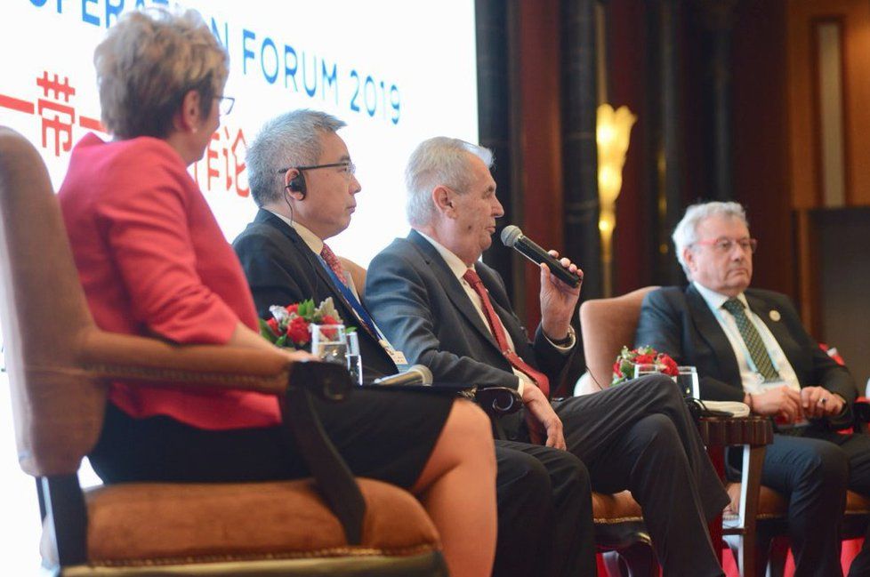 Prezident Miloš Zeman se účastnil česko-čínského hospodářského fóra v Pekingu (26. 4. 2019)