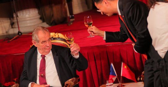 Prezident Miloš Zeman na recepci čínské ambasády na pražském Žofíně.
