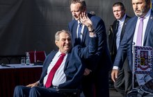 Zeman na »spanilé jízdě« na Ústecku: Fialu bych občas chtěl odvolat