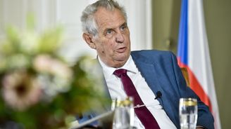 V Afghánistánu se bojuje za české zájmy, odejít by dokázal jen srab, řekl velvyslancům Zeman