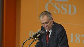 Prezident Miloš Zeman na sjezdu ČSSD v Hradci králové oznámil, že při volbách do evropského parlamentu bude volit sociální demokracii (1.3.2019)