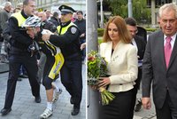 Pískot na prezidenta: Vyvádějícího odpůrce Zemana vyvedla policie!