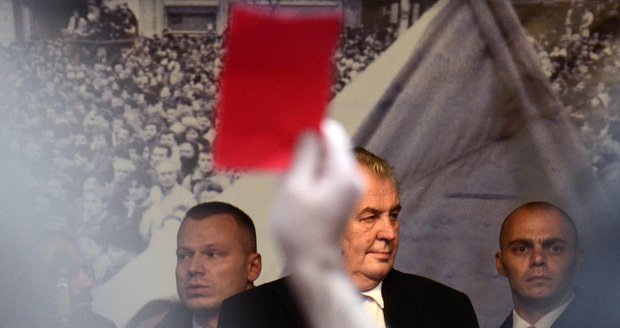 Demonstrace byla ostuda Česka! Těch lidí je mi líto, řekl Zeman