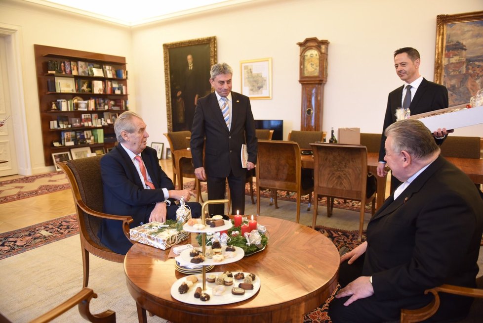 Miloš Zeman přijal na Hradě Dominika Duku (12. 12. 2019).