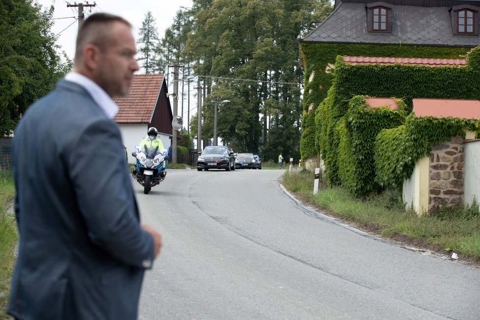 První zastávka prezidenta Miloše Zeman na dovolené. Na oběd zavítal do Hotelu Rytířsko na Vysočině.