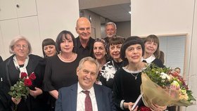 Miloš Zeman vyrazil na vánoční koncert Mireille Mathieu (prosinec 2024)