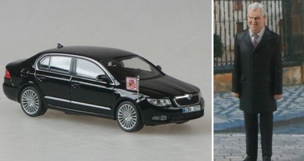 Zájemci si mohou koupit figurtku Miloše Zemana i s prezidentským superbem.