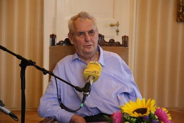 Prezident Miloš Zeman při rozhovoru pro Frekvenci 1.