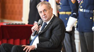 Miloš Zeman ohlásil svou kandidaturu na prezidenta. Nikoho lepšího, než jsem já, tam nevidím, tvrdí