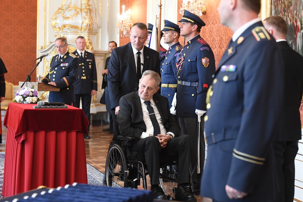 Prezident Zeman jmenoval nové generály (8.05.2022).