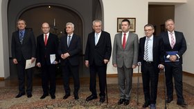 Prezident Zeman na Hradě přijal ústavní činitele včetně premiéra Sobotky.