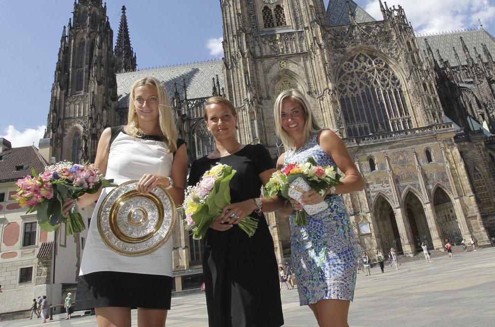 Petra Kvitová, Barbora Záhlavová-Strýcová a Klára Koukalová zapózovaly na Pražském hradě