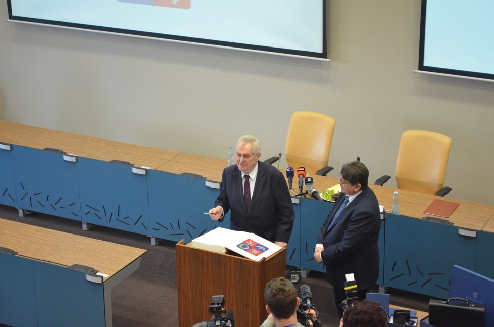 Miloš Zeman v Hradci Králové: S hejtmanem Francem (31. 3. 2016)