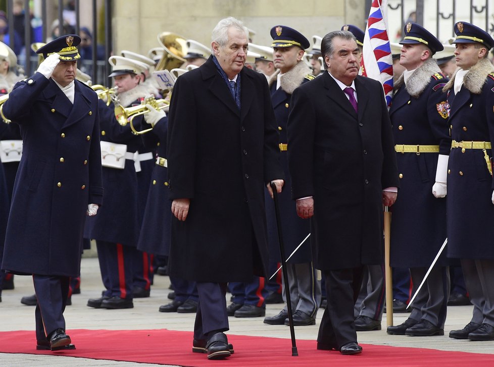 Prezident Miloš Zeman a tádžický prezident Imomali Rachmon ve čtvrtek na Pražském hradě jednali o vzájemných vztazích, ekonomické spolupráci nebo terorismu.