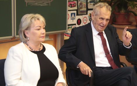 Miloš Zeman v doprovodu manželky Ivany