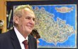 Miloš Zeman v doprovodu manželky Ivany zavítal 3. září 2018 mezi prvňáčky na Praze 6