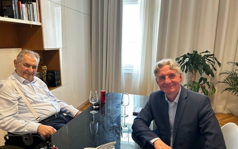 Miloše Zemana navštívil v jeho kanceláři bývalý europoslanec Jan Zahradil. (21.5.2025) Miloše Zemana navštívil v jeho kanceláři bývalý europoslanec Jan Zahradil. (21.5.2025)