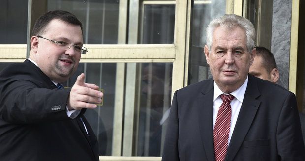 Mynář Forejta nevyštípal, tvrdí Zeman. Video s drogami si prezident nepustil