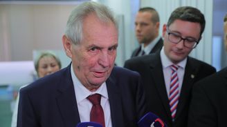 Zeman posílá Putinovi svého osobního ošetřovatele. S nemocnými prezidenty to umím, chlubí se Ovčáček