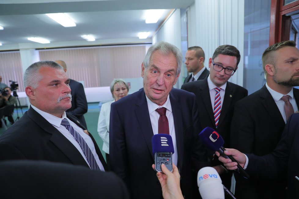 Prezident Miloš Zeman a jeho mluvčí Jiří Ovčáček
