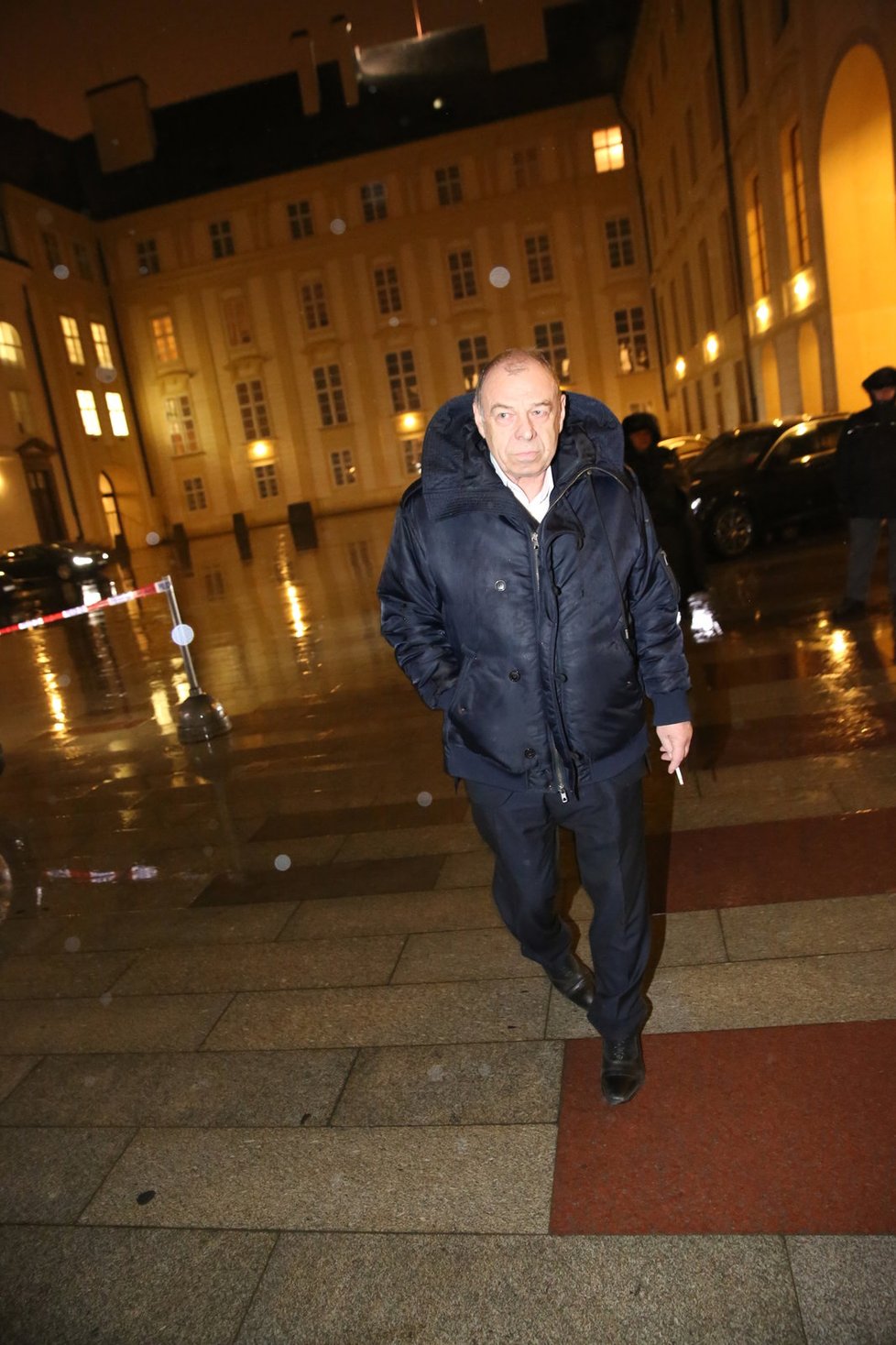 Zeman při hradní oslavě prozradil, že bude kandidovat. Přišel také Jaroslav zavadil