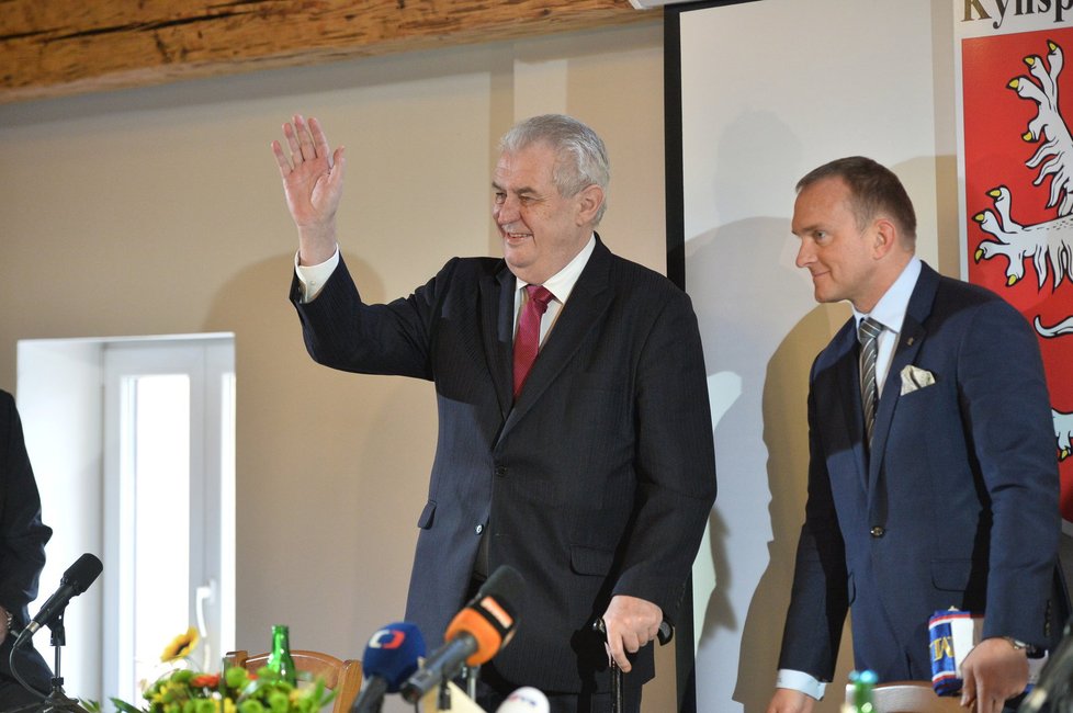 Prezident Miloš Zeman při návštěvě Karlovarského kraje