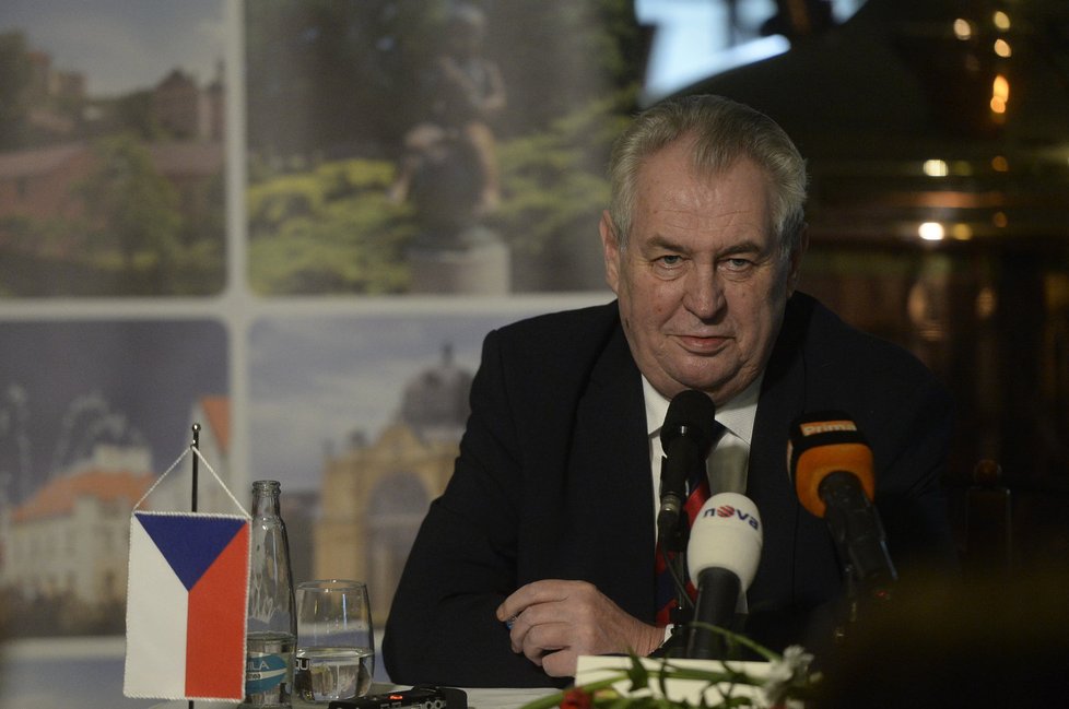 Prezident Miloš Zeman při tiskovce na závěr návštěvy Karlovarského kraje