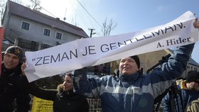 Miloš Zeman v Karlovarském kraji: V Bochově na prezidenta čekali i odpůrci