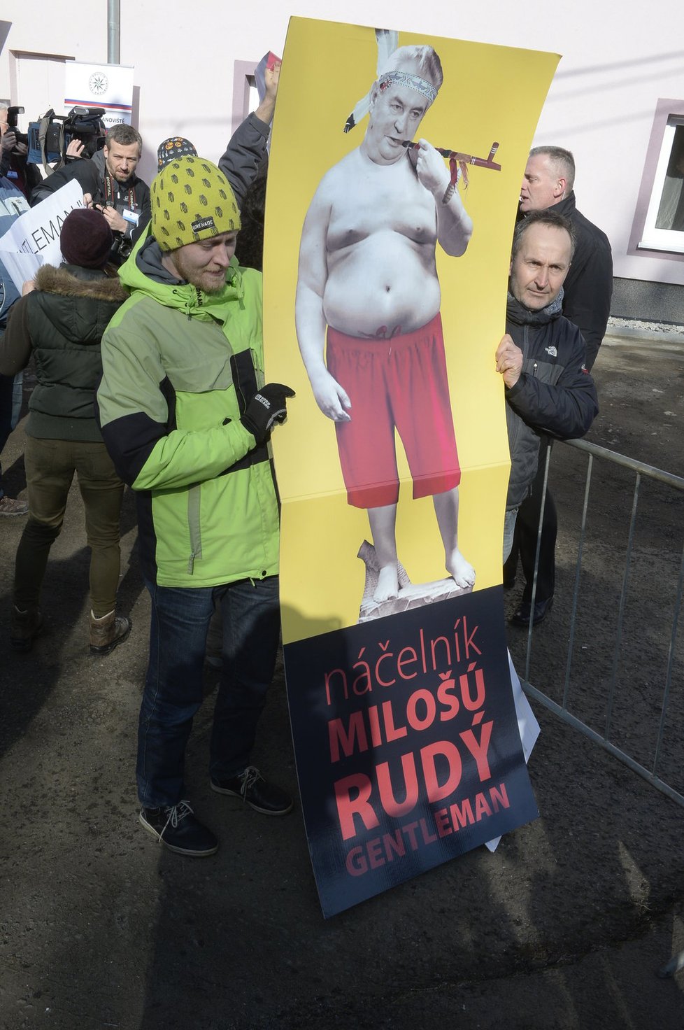 Miloš Zeman v Karlovarském kraji: V Bochově na prezidenta čekali i odpůrci