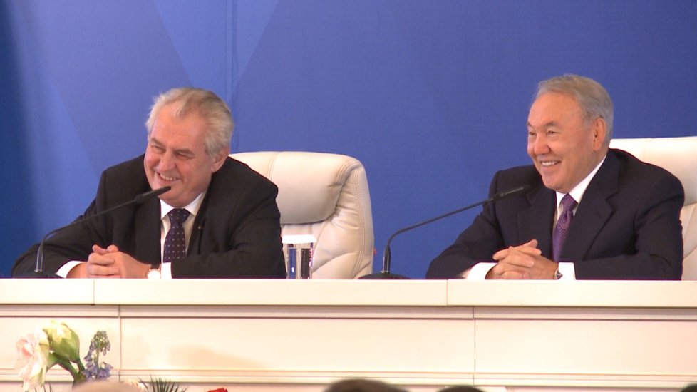 Miloš Zeman při návštěvě Kazachstánu vtipkoval.