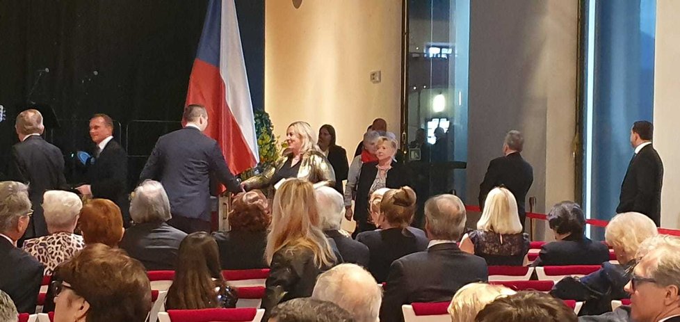 Prezident Miloš Zeman slaví 7 let na Hradě: Ministryně pro místní rozvoj Klára Dostálová (ANO) (8. 3. 2020)