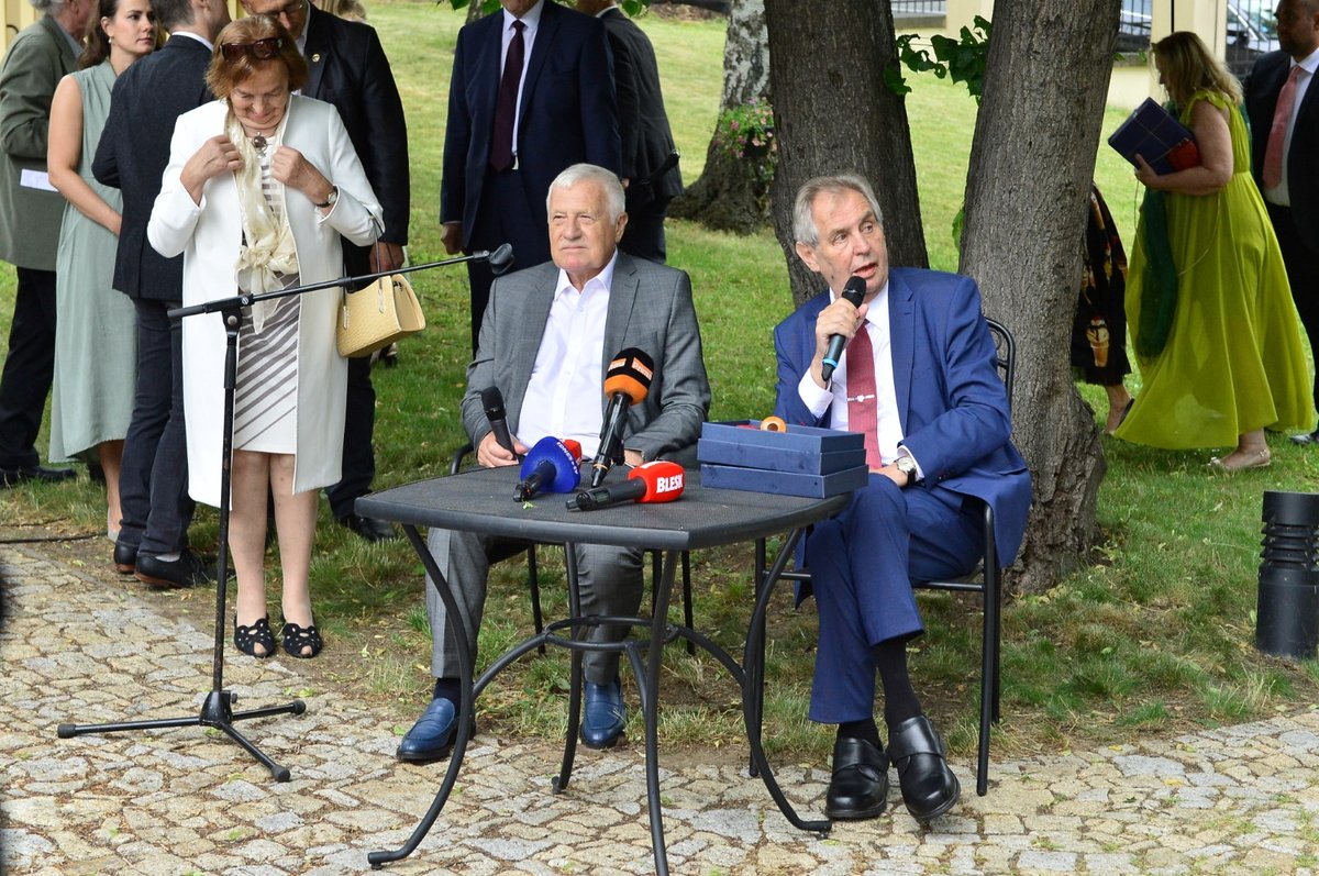 Prezident Miloš Zeman řeční na oslavě 78. narozenin bývalé hlavy státu Václava Klause (19. 6. 2019)