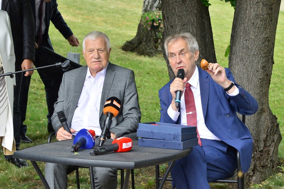 Prezident Miloš Zeman řeční na oslavě 78. narozenin bývalé hlavy státu Václava Klause (19. 6. 2019)