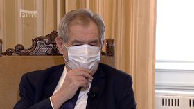 Zeman o koronaviru v Partii na Primě: Roušku si musel opravovat častěji, lezla mu i do očí.