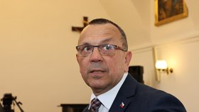 Problém pro Babišovu koalici: Foldyna vyhrožuje kvůli muniční iniciativě, vládě důvěru nedá?