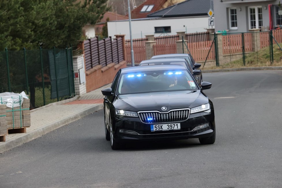 Miloš Zeman přijíždí do domu v Lánech. (7.3.2023)