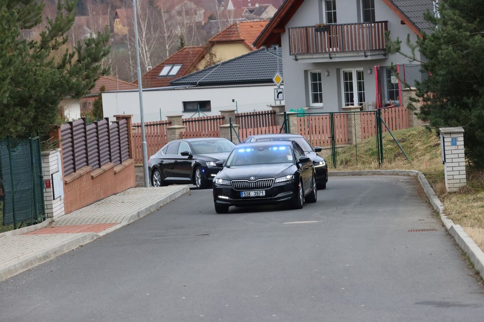 Miloš Zeman přijíždí do domu v Lánech. (7.3.2023)