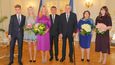 Loňský novoroční oběd prezidenta Miloše Zemana s manželkou Ivanou a dcerou Kateřinou a premiéra Andreje