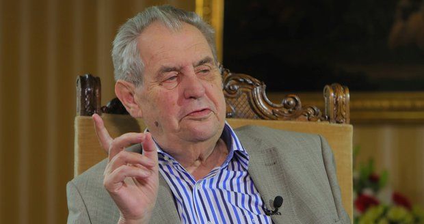 Zeman: Demonstrace nemají smysl. A stížnosti do Bruselu nás zbavují svéprávnosti