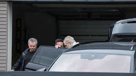 Prezident Miloš Zeman po propuštění z motolské nemocnice přijel do Lán (3.4.2024).