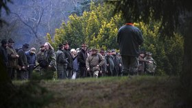 Na fotkách, které ze zálohy pořídil Blesk, se ze známých tváří vyjímal exministr zemědělství Jakub Šebesta (64).