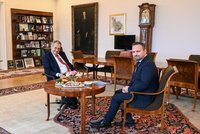 Jurečka „orodoval“ u Zemana za jmenování Hladíka. Prezident se s kandidátem na ministra sejde