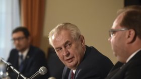 Zeman vetoval zákon, který chtěl tiskoviny převést z 15% sazby DPH do 10%.