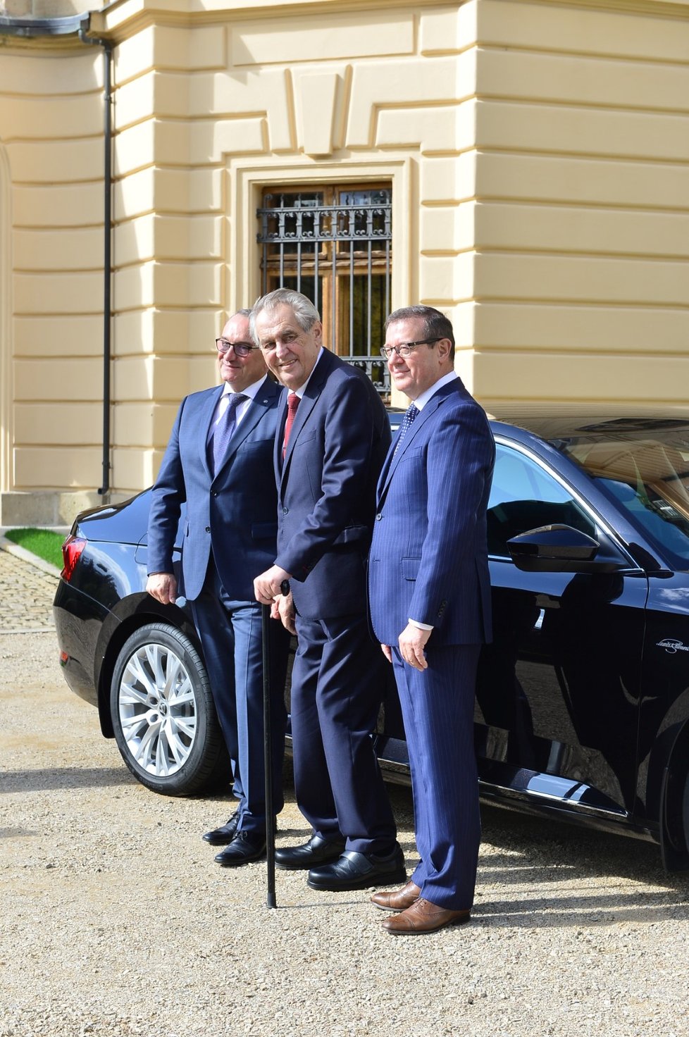 Prezident Miloš Zeman dostal zbrusu nový Superb.