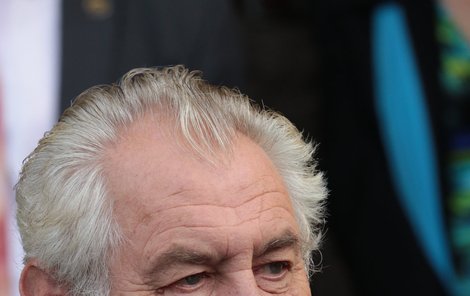 Miloš Zeman měl z narozenin velkou radost.