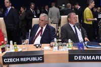 Zeman na summitu NATO vytáhl Rusko: Raketu použijete jen jednou, dialog vícekrát